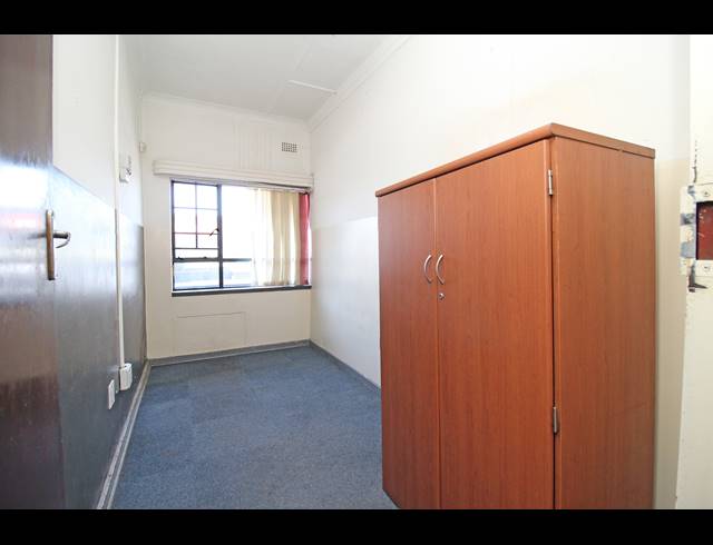 1,842M² BUSINESS FOR SALE IN BRIXTON